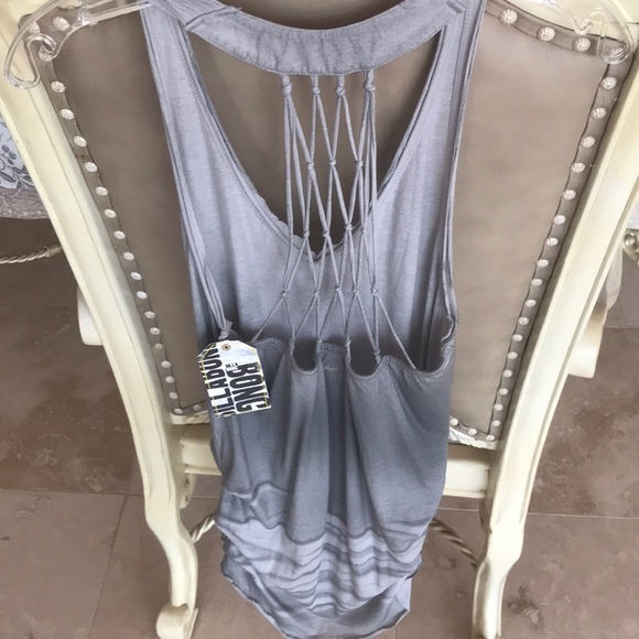👣BILLABONG TANK BUNDLE👣 NWT - Picture 5 of 8